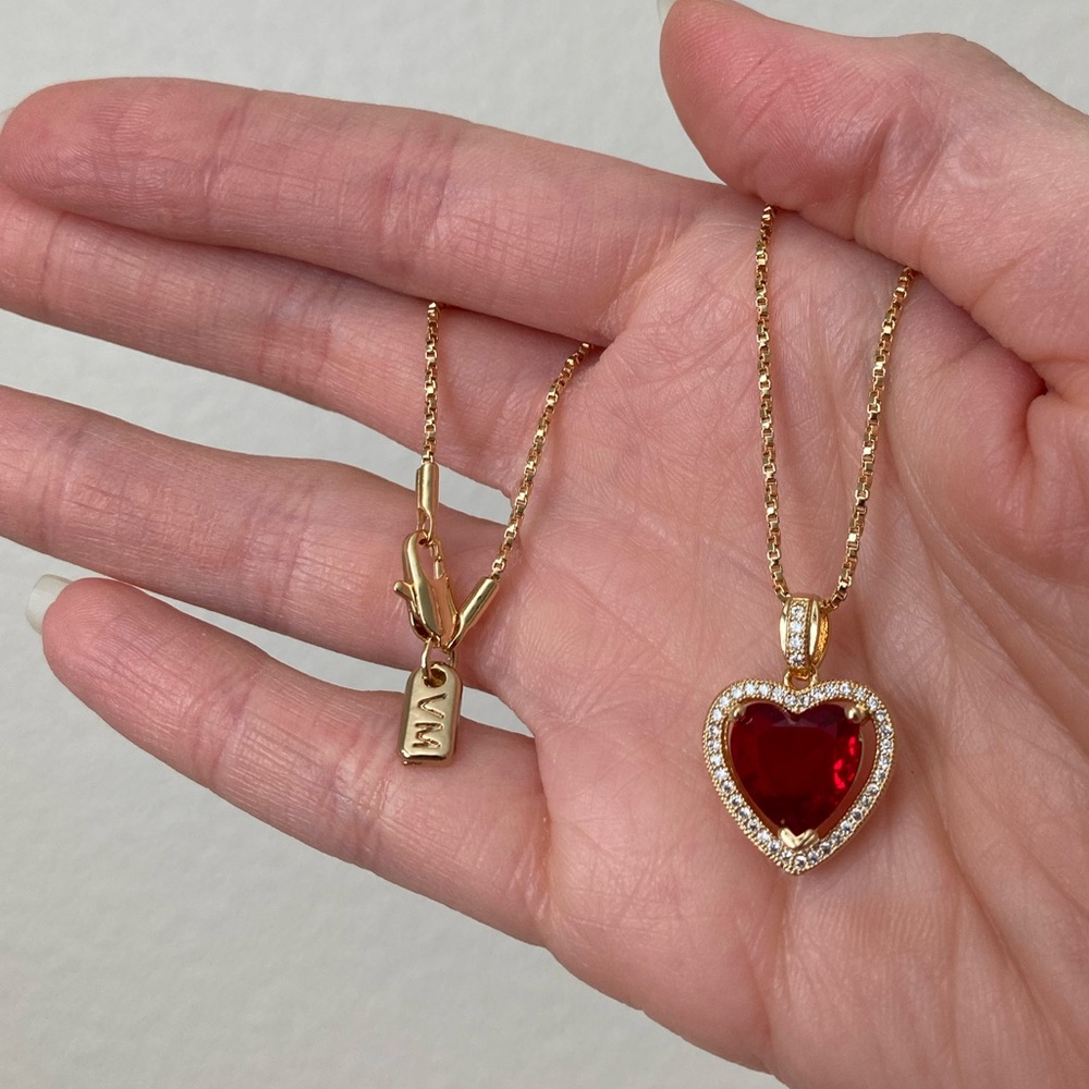 New Vanessa Mooney THE MINI HEART NECKLACE - RUBY - Picture 8 of 9